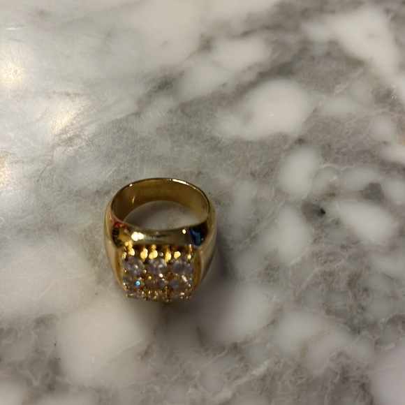 Men’s size 7 ring - Picture 2 of 2